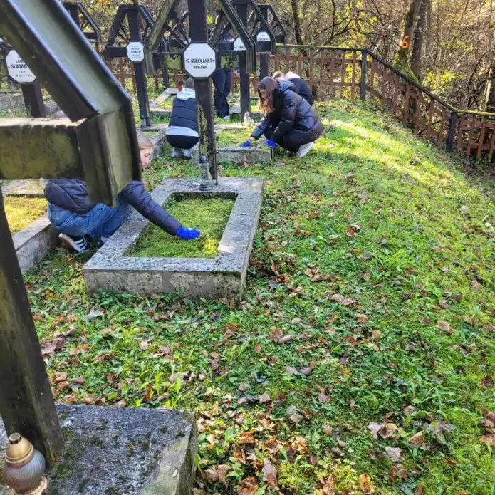 Kultywowanie pamięci. Młodzież dba o groby bohaterów I wojny światowej