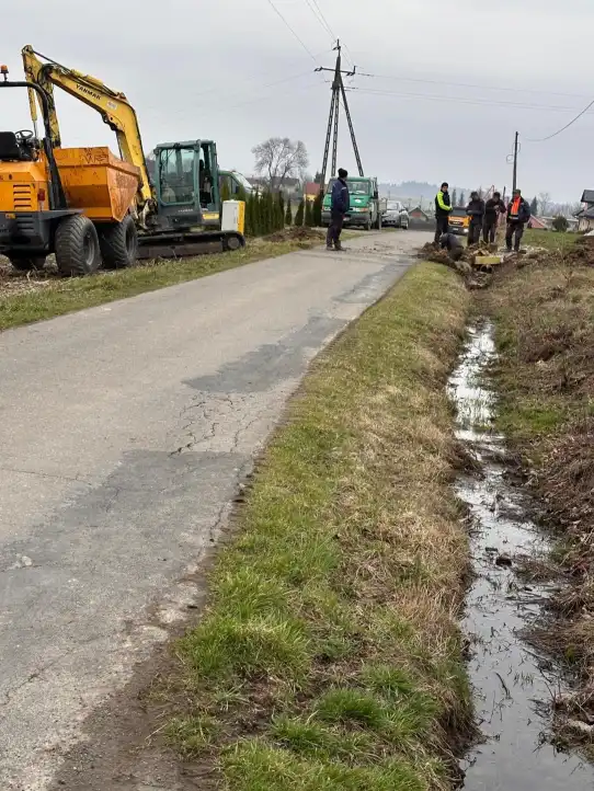 Koniec z dziurami. Droga w Miłkowej zyska betonową nawierzchnię