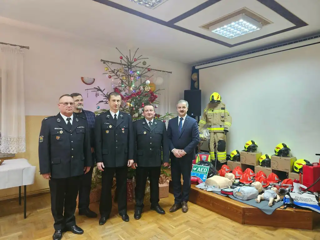 OSP Pagorzyna z nowym wyposażeniem. Strażacka Wigilia w remizie