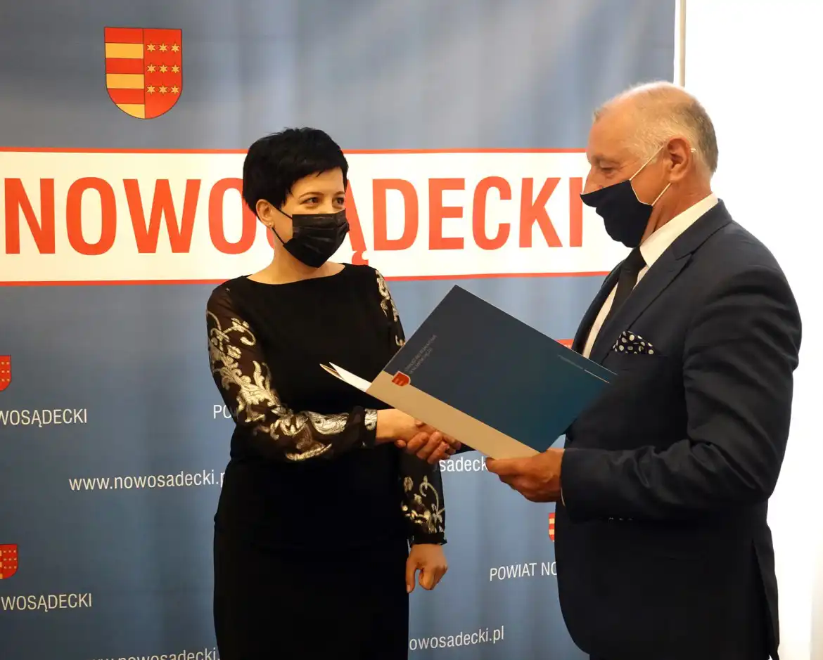 Nowi dyrektorzy szkół prowadzonych przez powiat nowosądecki