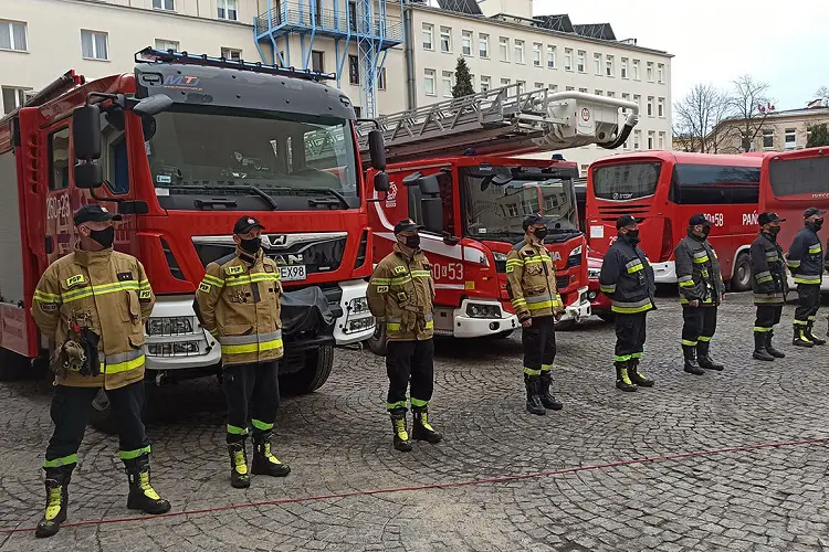 Polscy strażacy i medycy wyruszyli na Słowację aby pomóc przy testowaniu na Covid-19