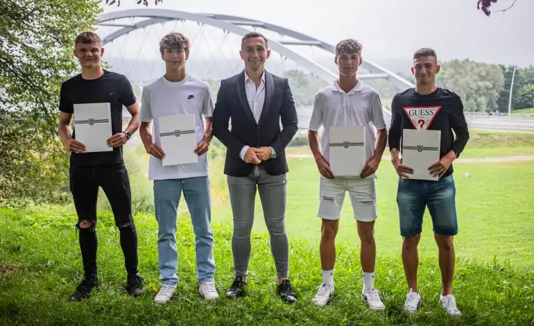 Czterech nowych zawodników w Elite Junior