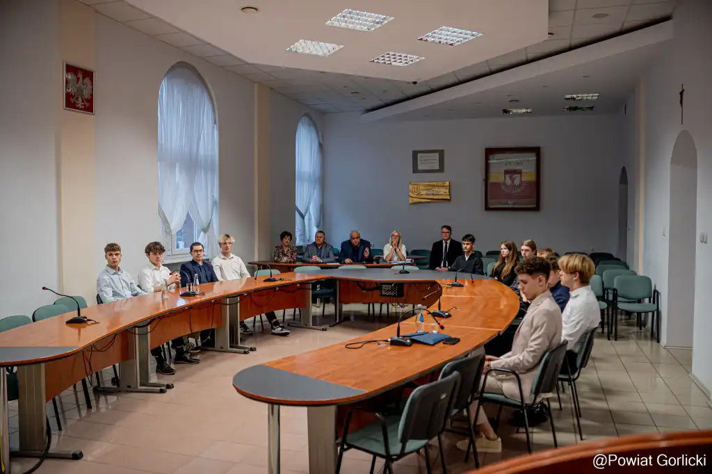 III Sesja Młodzieżowej Rady Powiatu Gorlickiego. Sport, bezpieczeństwo i nowe inicjatywy