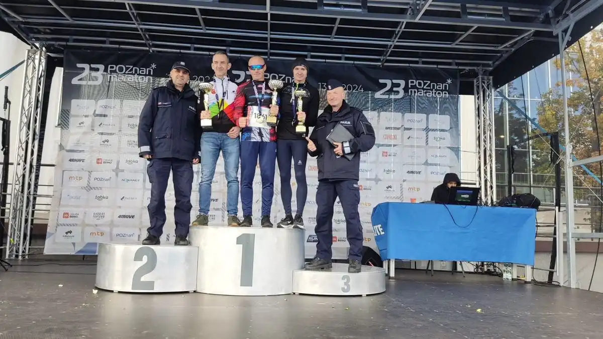 Poznański Maraton. Bartłomiej Olbrych z Gorlic na podium Mistrzostw Polski Policjantów