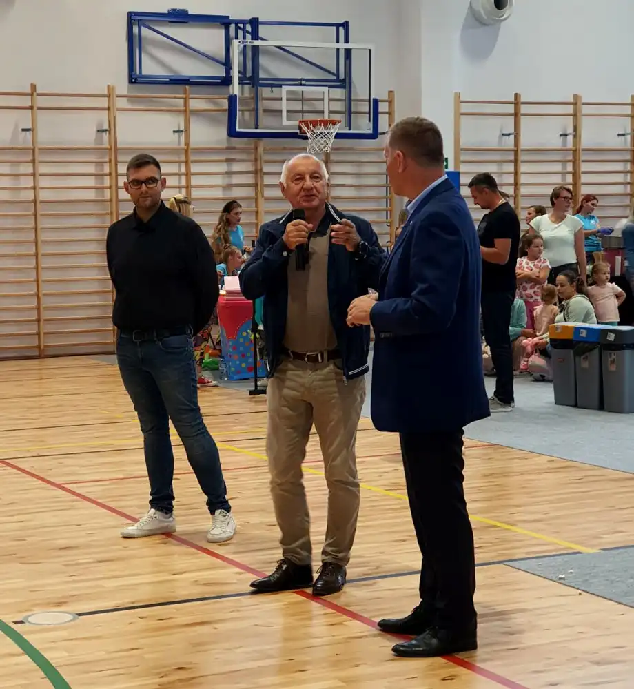 Piknik Rodzinny w hali Powiatowego Centrum Sportu w Marcinkowicach
