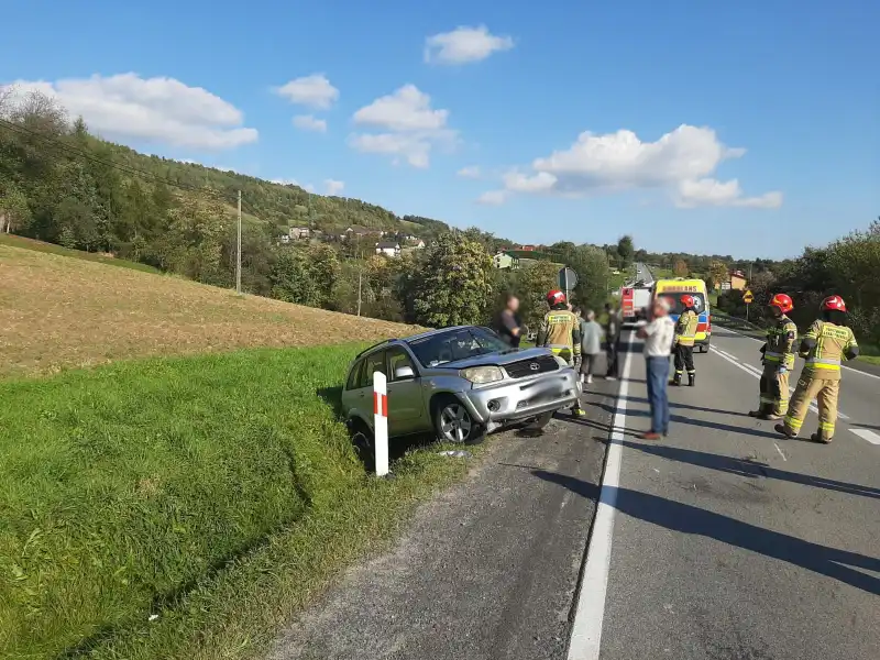 Wypadek w Mszalnicy. Zderzyły się trzy samochody osobowe