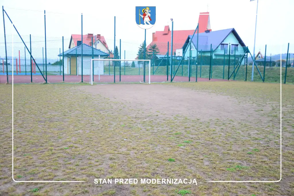 Gmina Chełmiec stawia na sport! Modernizacja boiska w Librantowej