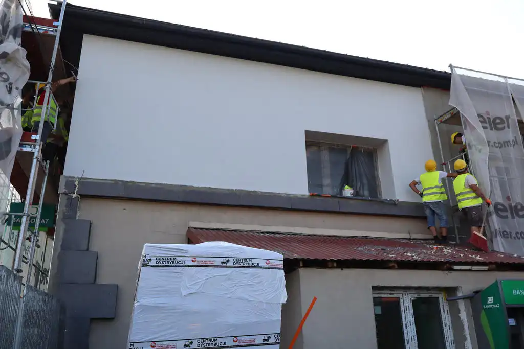 Prace remontowe idą pełną parą. Urząd Gminy zmienia oblicze