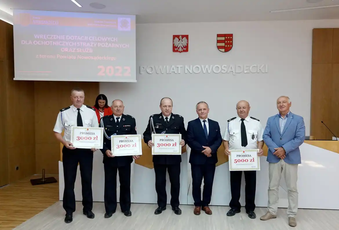 Blisko 300 tys. zł dla strażaków ochotników i służb z terenu powiatu nowosądeckiego