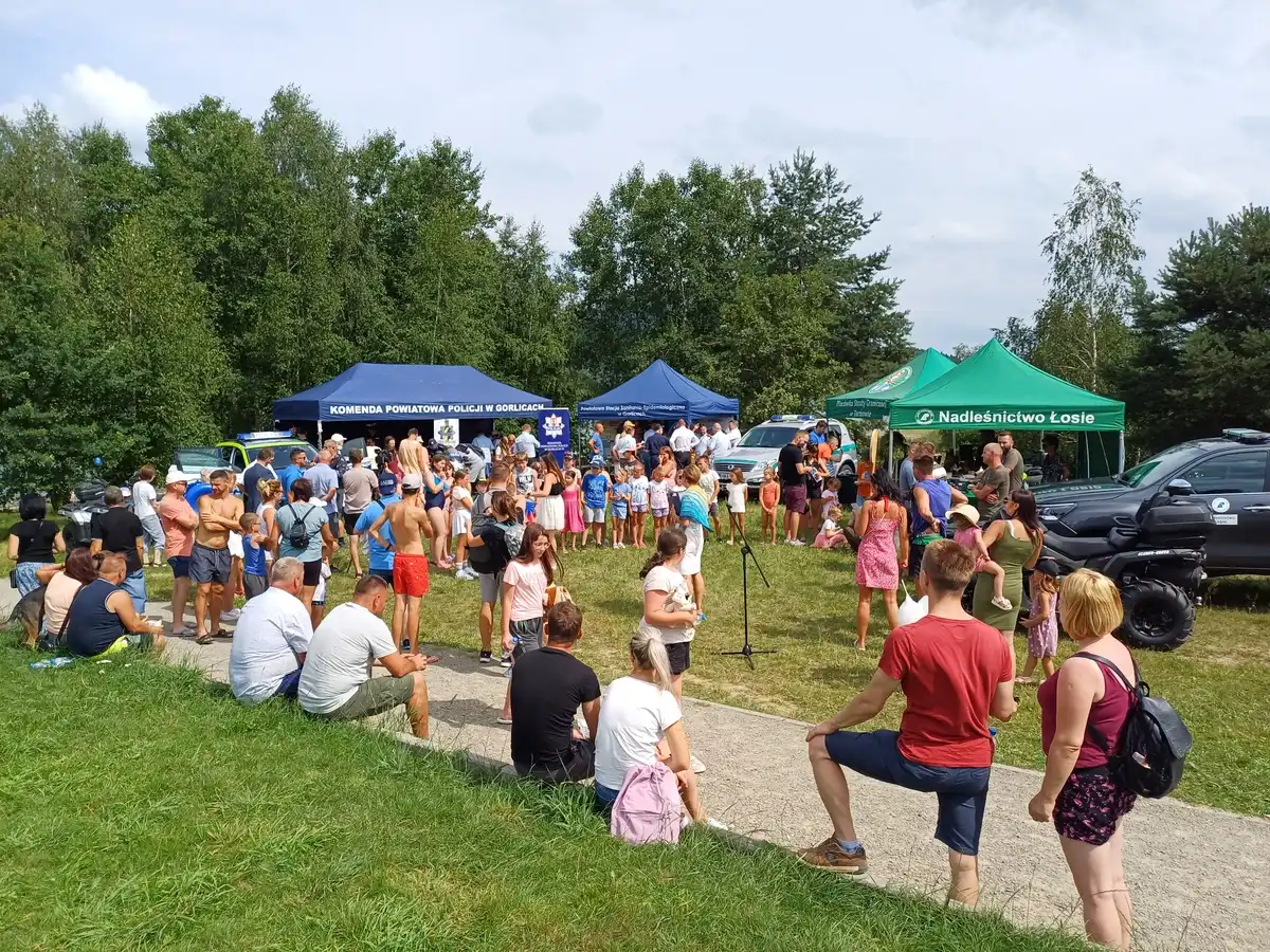 Profilaktyczny Piknik Rodzinny „Kręci mnie bezpieczeństwo nad wodą” z udziałem gorlickich policjantów