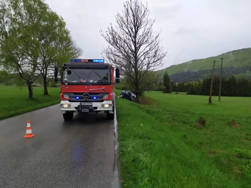 Wypadek w Hańczowej. Dwie osoby trafiły do szpitala