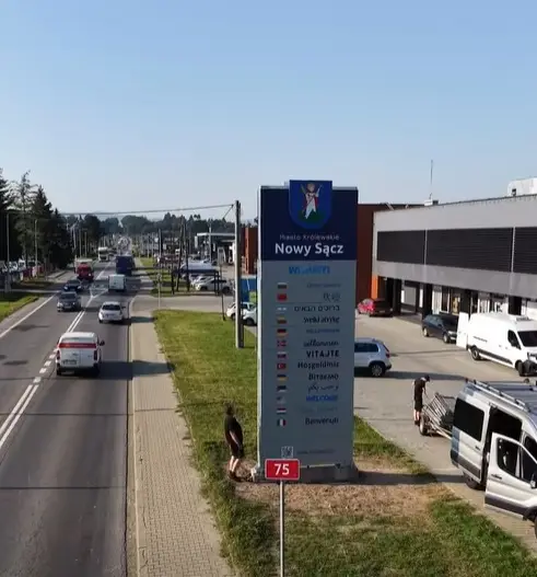 Tak teraz wita Nowy Sącz. Nowy witacz stanął przy ul. Tarnowskiej