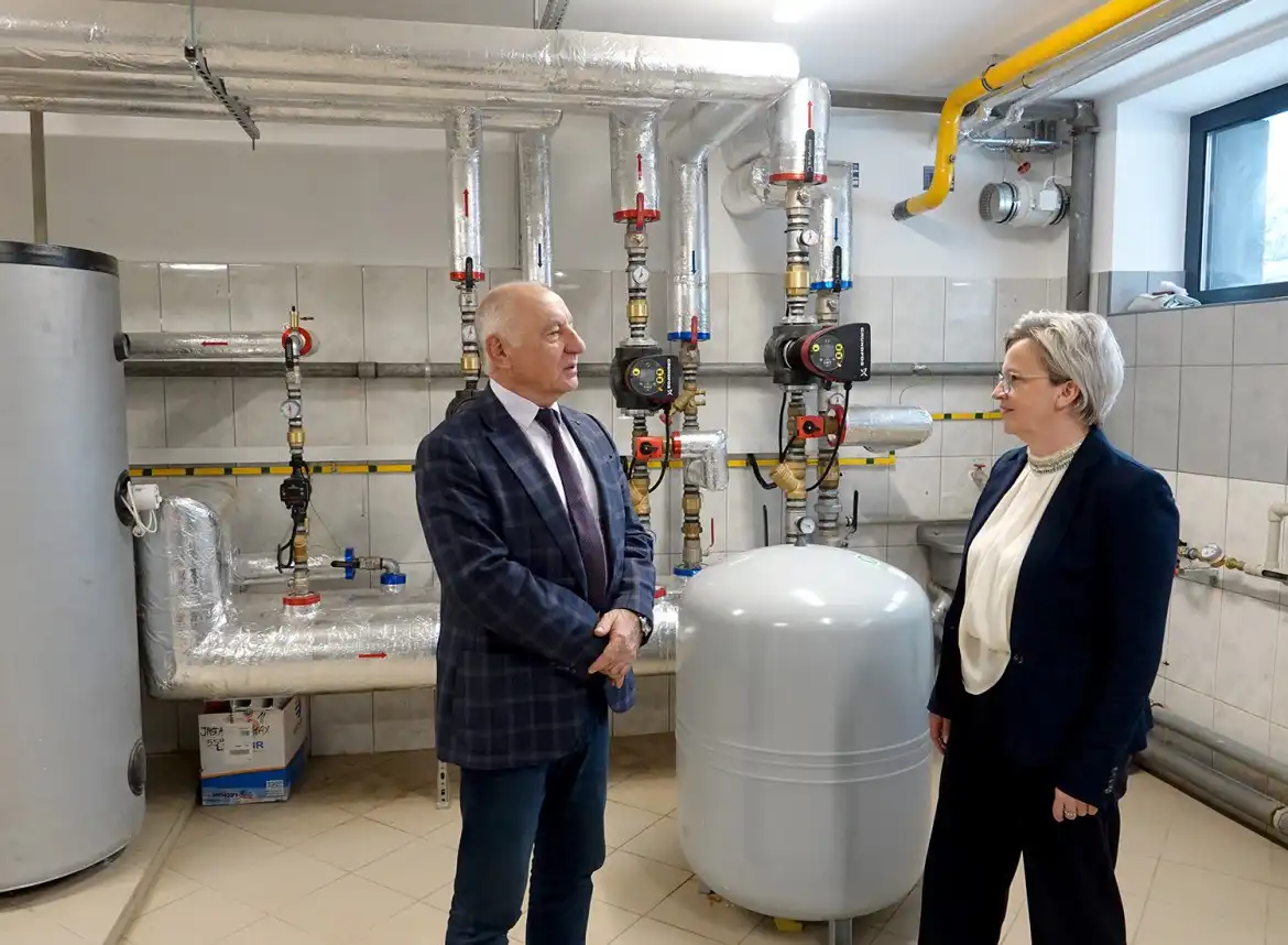 Budynek ZSP w Krynicy-Zdroju już po termomodernizacji. Jest pięknie i ciepło