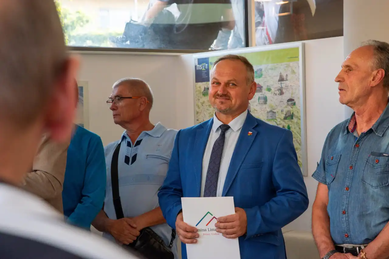 Słoneczne Inspiracje. Artystyczna Podróż Krzysztofa Kuczaja