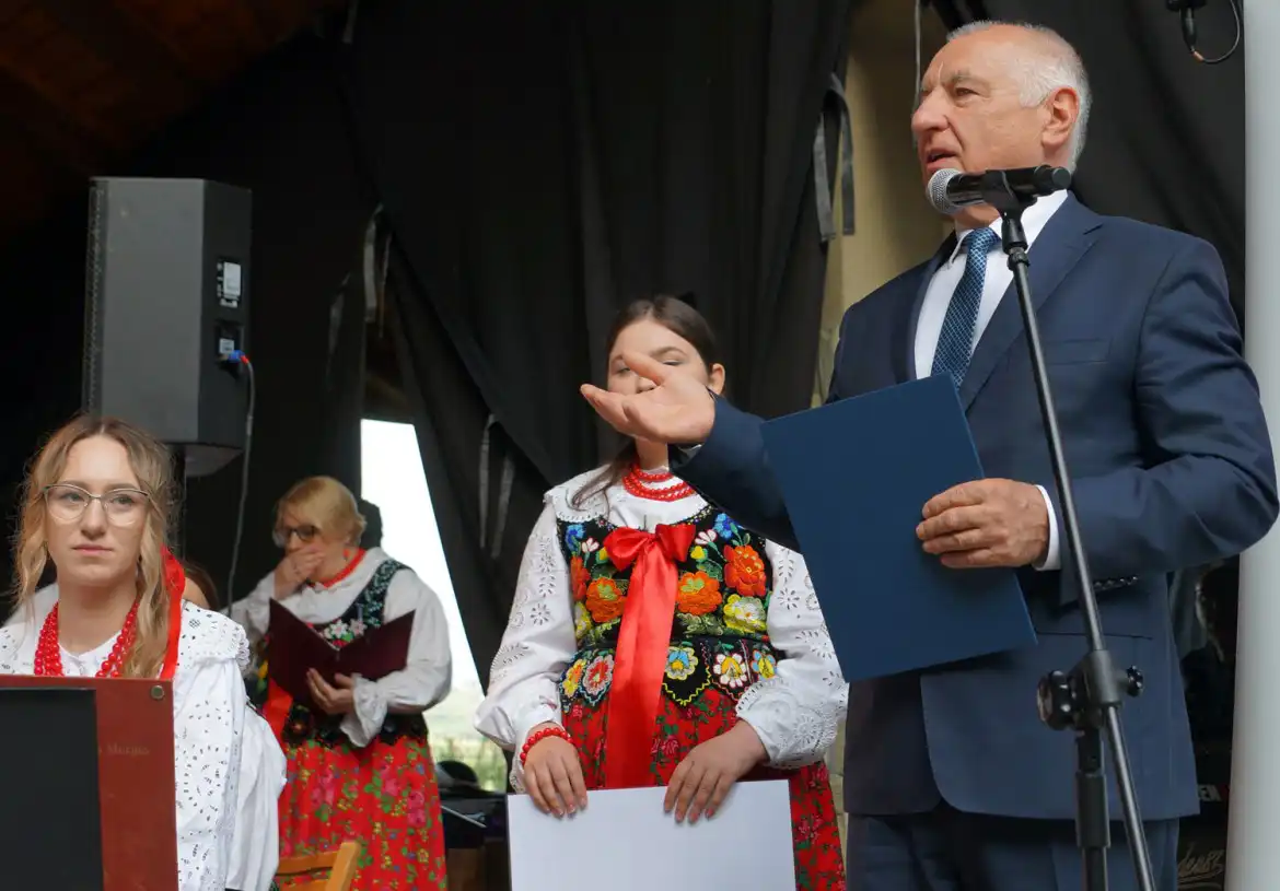 Muzycy Orkiestry Dętej z Łącka uhonorowani przez starostę nowosądeckiego