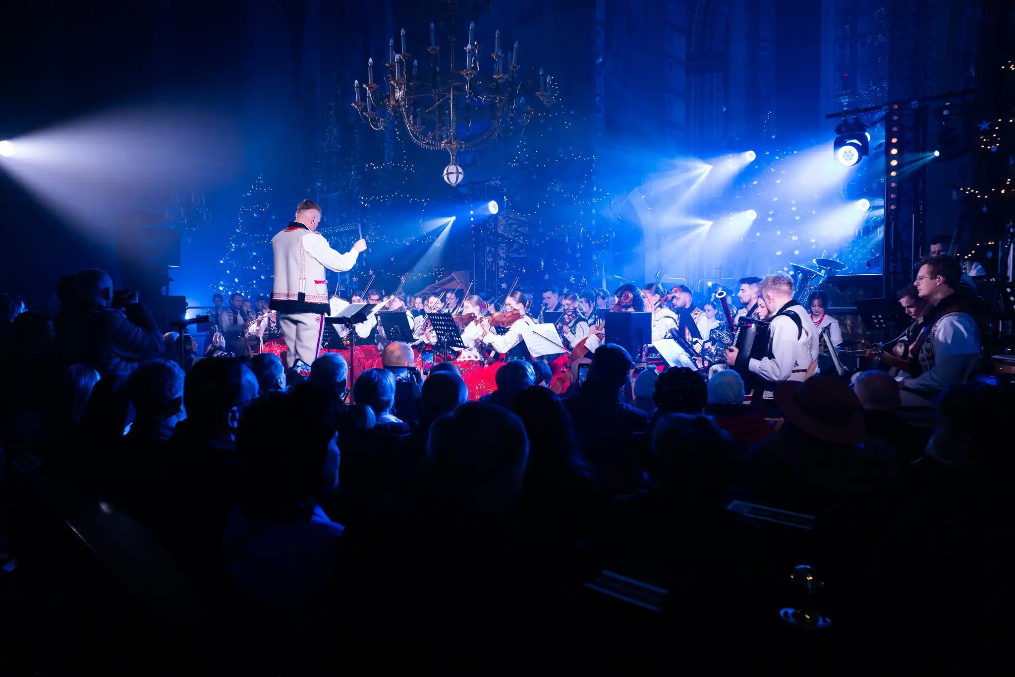 Muzyczna odyseja w świetle iluminacji. Zagórzański Koncert Noworoczny