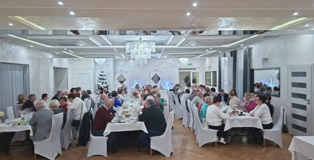 Świąteczne spotkanie Seniorów w Trzetrzewinie zakończyło projekt „Danie Wspólnych Chwil”