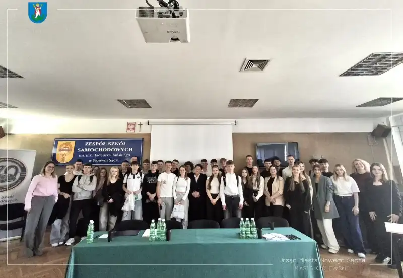 Młodzieżowa Rada Miasta Nowego Sącza spotkała się z samorządami uczniowskimi