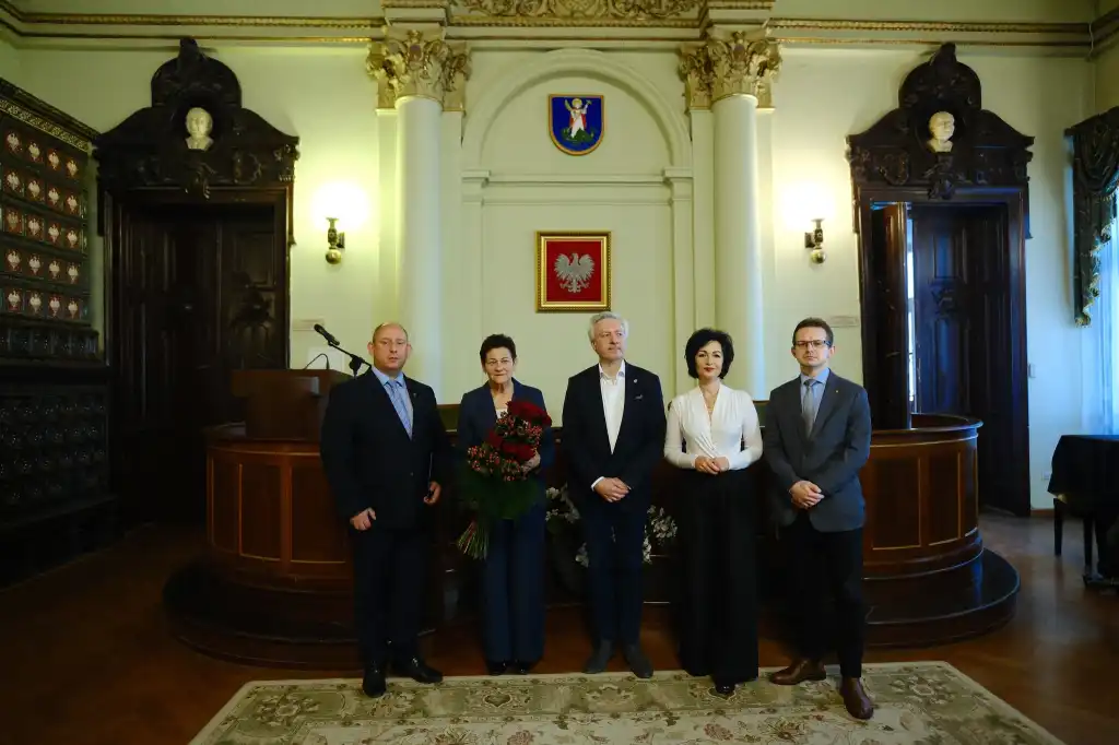 Prezydent Handzel i jego zastępca zawieszeni. Bożena Borkowska przejmuje stery w Nowym Sączu