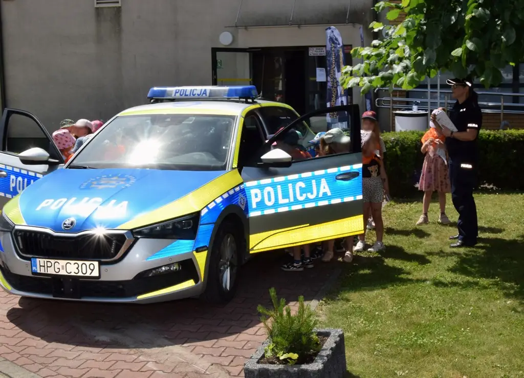 Policyjny radiowóz i kryminalistyczne tajemnice. Mundurowi na Festiwalu Nauki