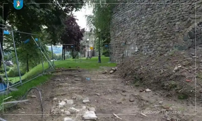 Rozpoczął się czwarty sezon badań archeologicznych na wzgórzu zamkowym w Nowym Sączu