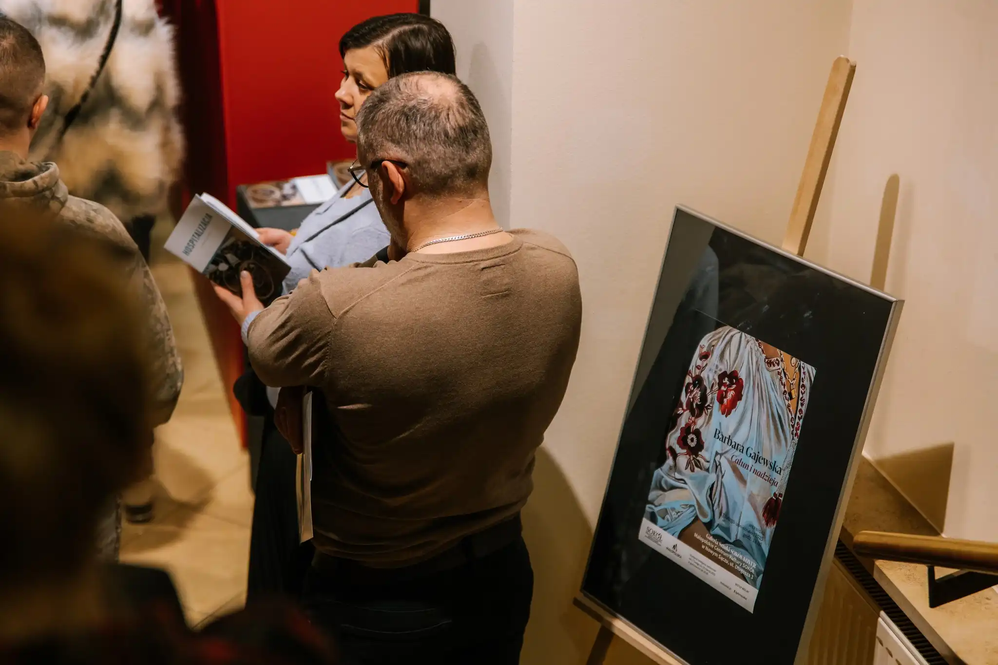 Malarstwo które dotyka życia. Wernisaż Barbary Gajewskiej w Galerii SOKÓŁ FOYER