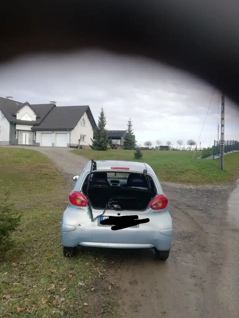Kolizja dwóch samochodów w Siedliskach. Szybka interwencja straży pożarnej