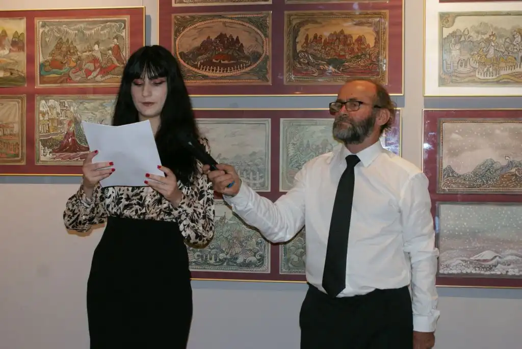 Za ścianą świata: magiczne obrazy Władysławy Iwańskiej