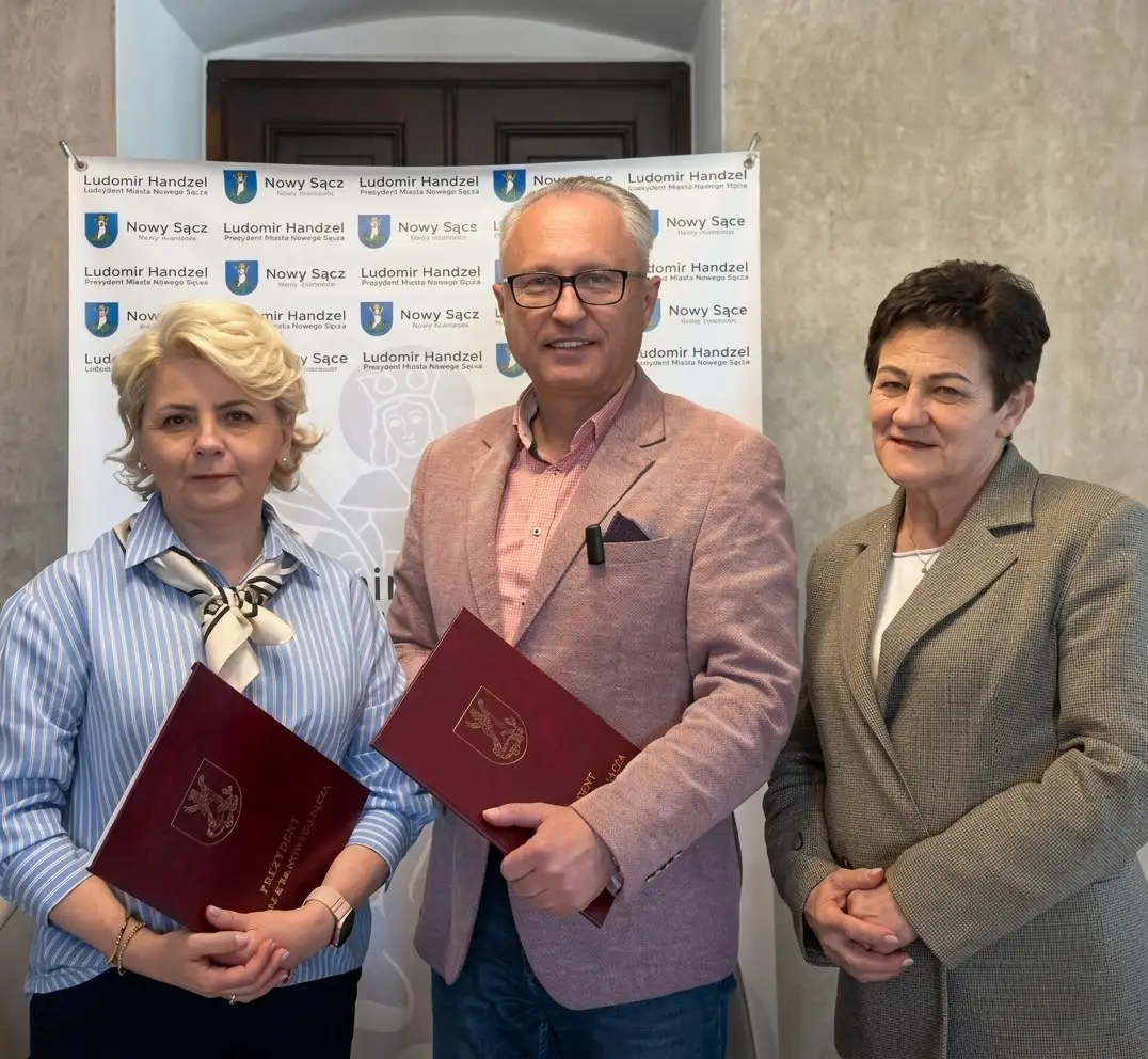 Dwa miliony złotych dla administracji sądeckiej oświaty. Miasto i ZNP po negocjacjach