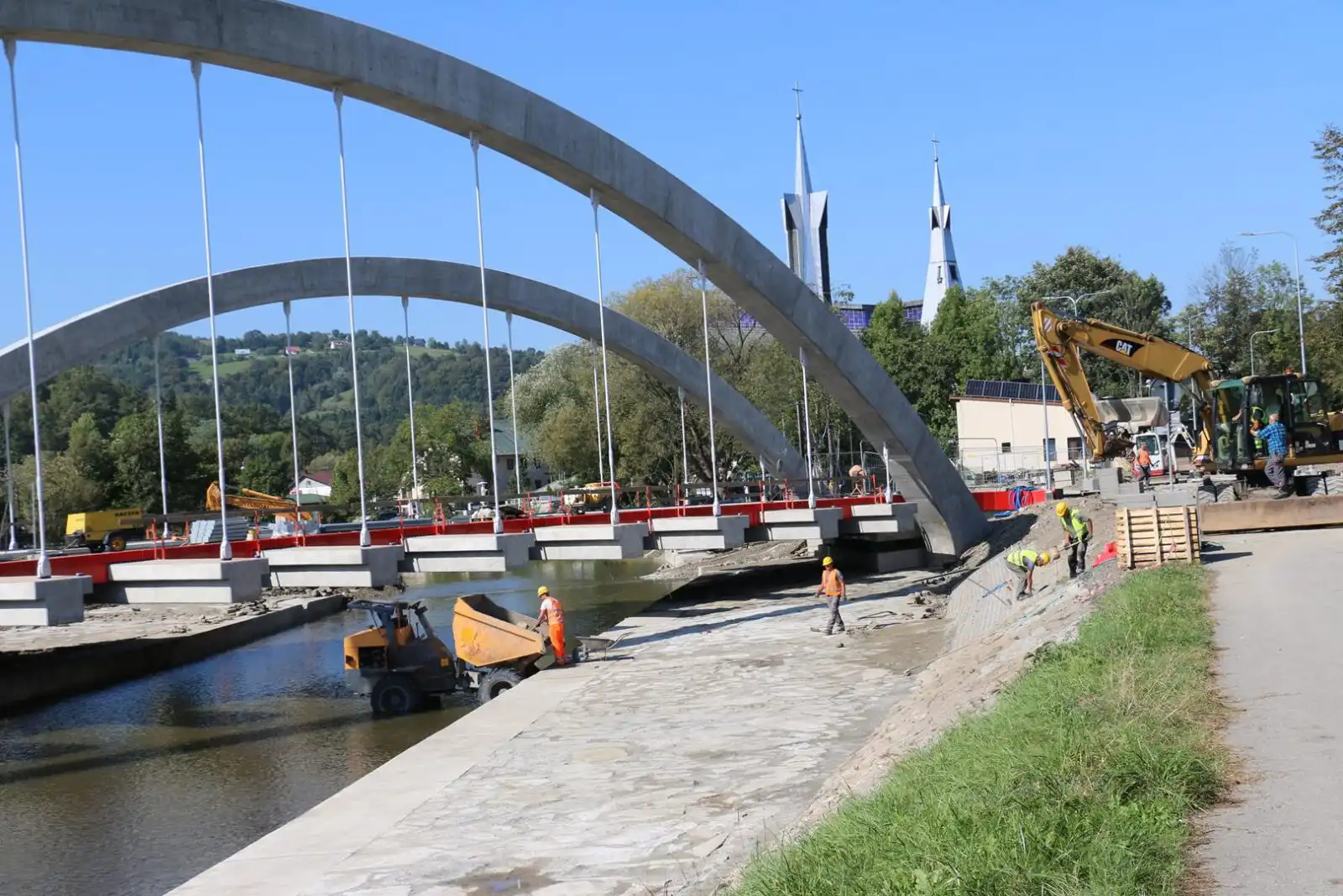 Limanowa: Budowa mostu w ciągu ulicy Lipowej postępuje