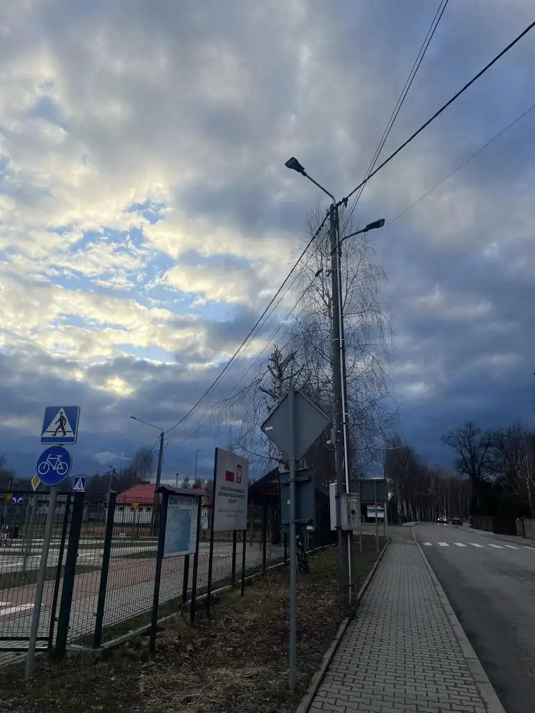 Bezpieczeństwo i oszczędność. LED-y rozświetlają ulicę Armii Krajowej