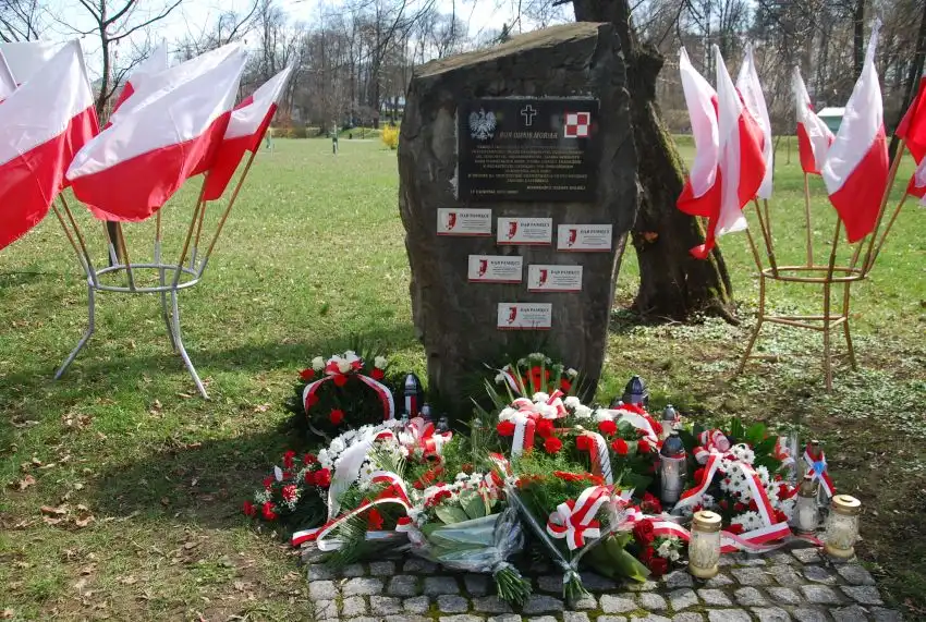 Mszana Dolna uczciła pamięć Ofiar Katynia i Katastrofy Smoleńskiej