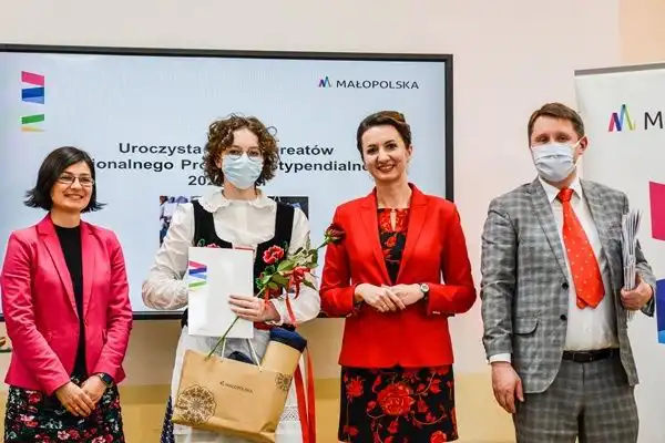 W Nowym Sączu odbyła się uroczysta gala dla stypendystów Regionalnego Programu Stypendialnego