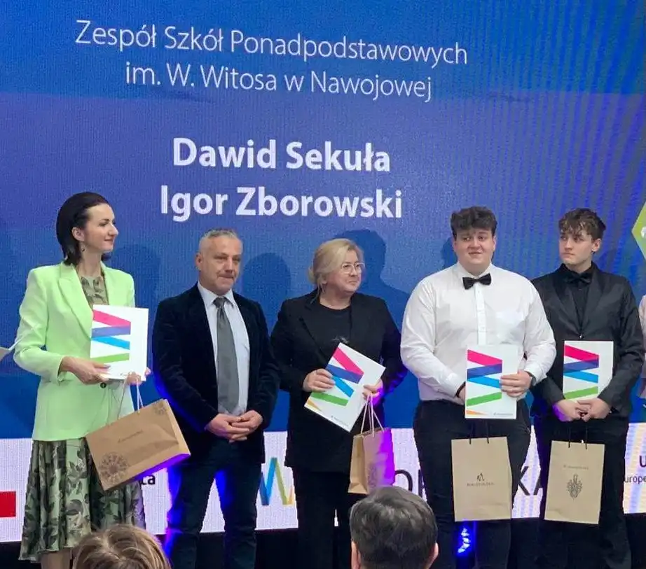 Dwoje uczniów z ZSP w Nawojowej z nagrodą za… dzikiego łososia