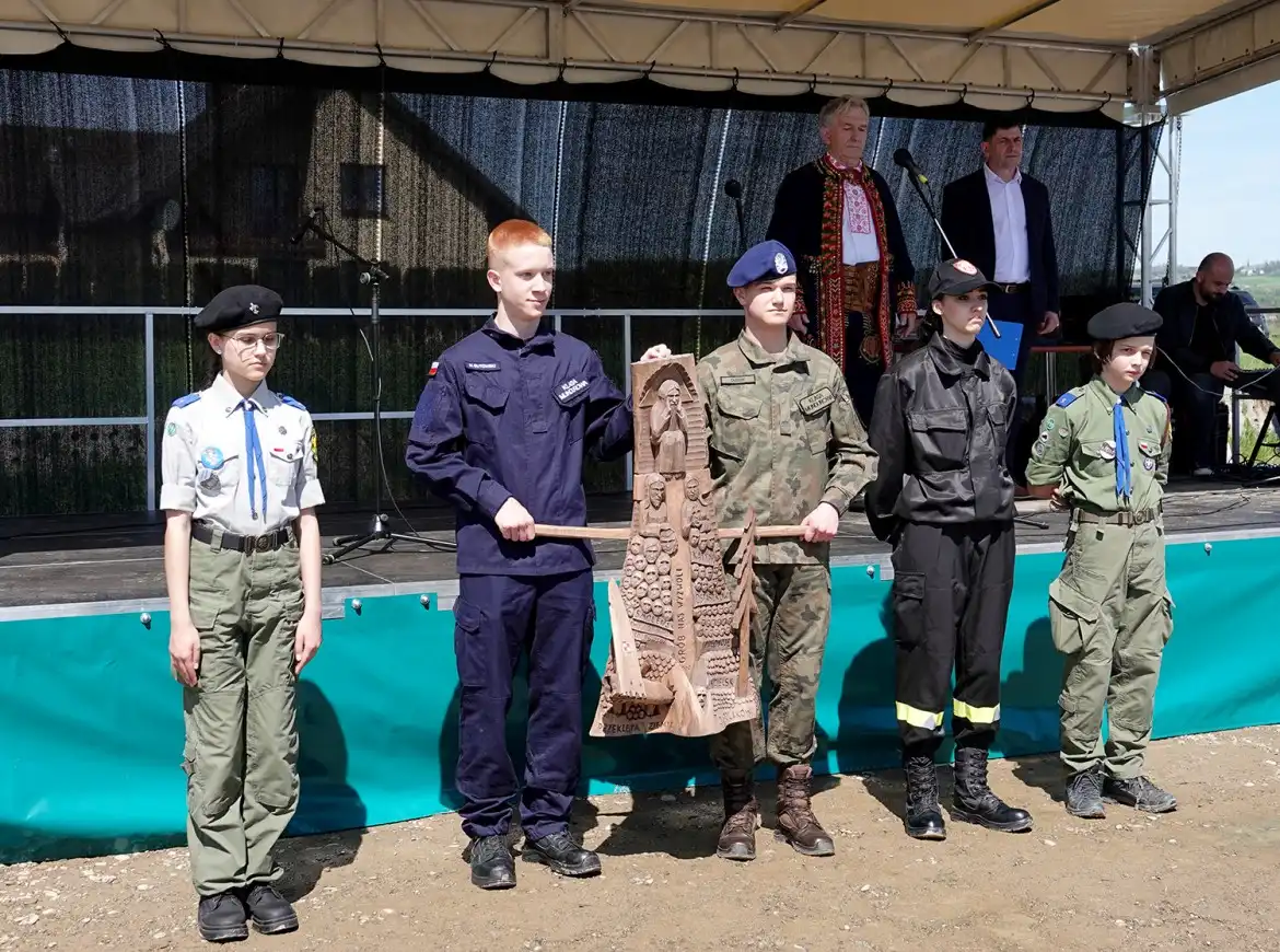 Patriotyczna uroczystość w Stadłach. Świętowano 15-lecie Stowarzyszenia LGD Partnerstwo dla Ziemi Sądeckiej