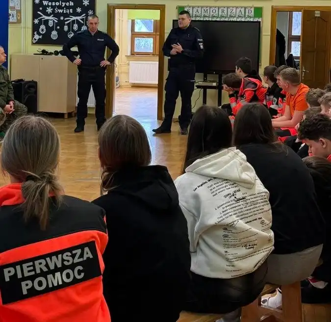 Bezpieczna młodzież. Odpowiedzialność prawna i spotkanie z dzielnicowym