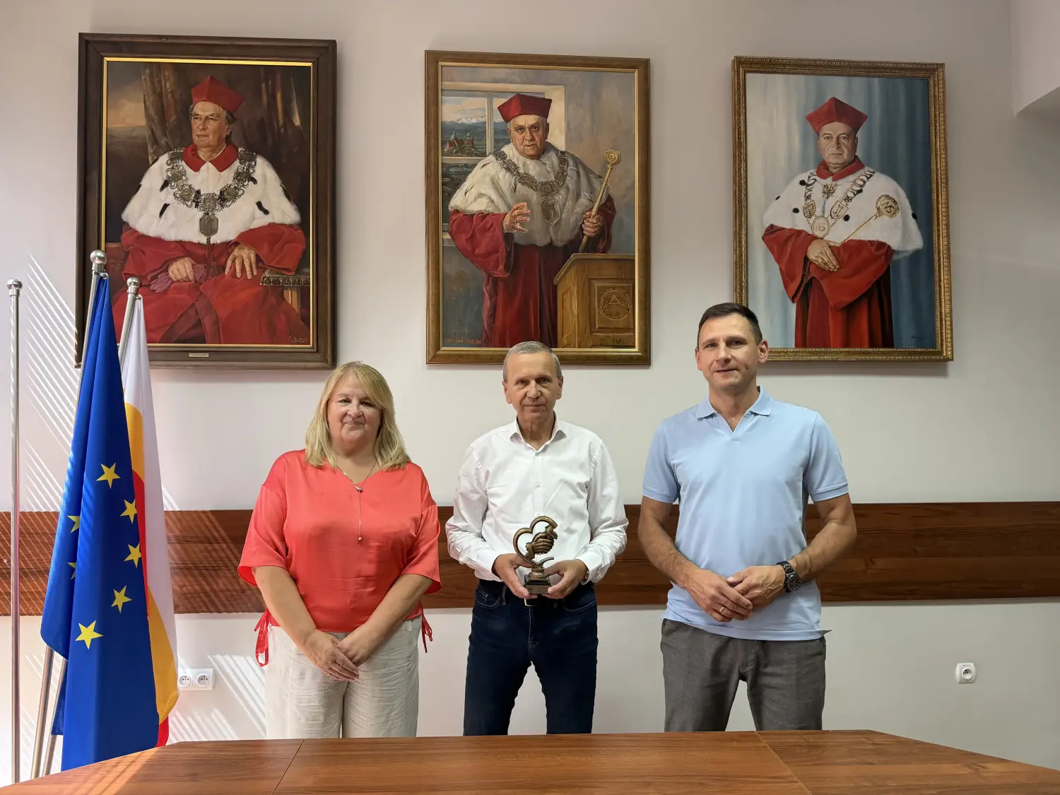 Rektor ANS w Nowym Sączu z prestiżowym wyróżnieniem. Otrzymał statuetkę „Służyć poprzez Przyjaźń”