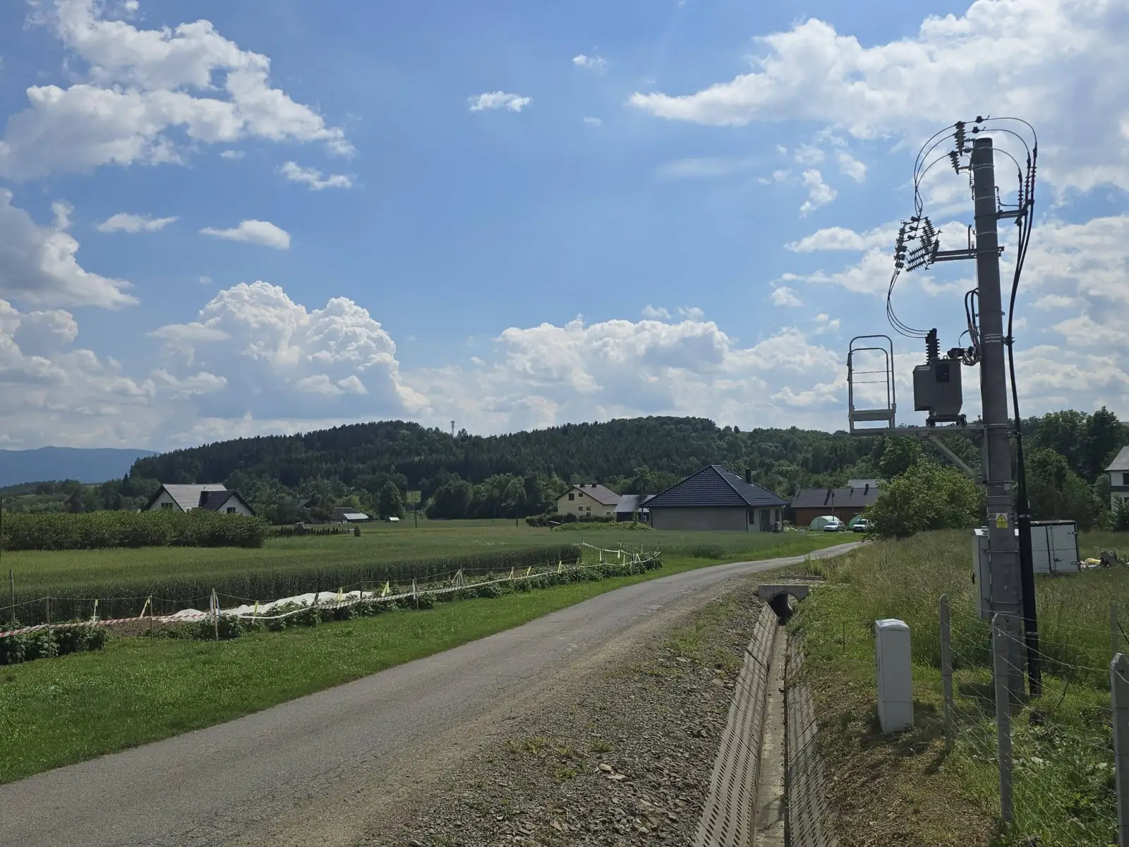 Plac budowy przekazany, wykonawca wybrany. Rusza rozbudowa kanalizacji w Stroniu