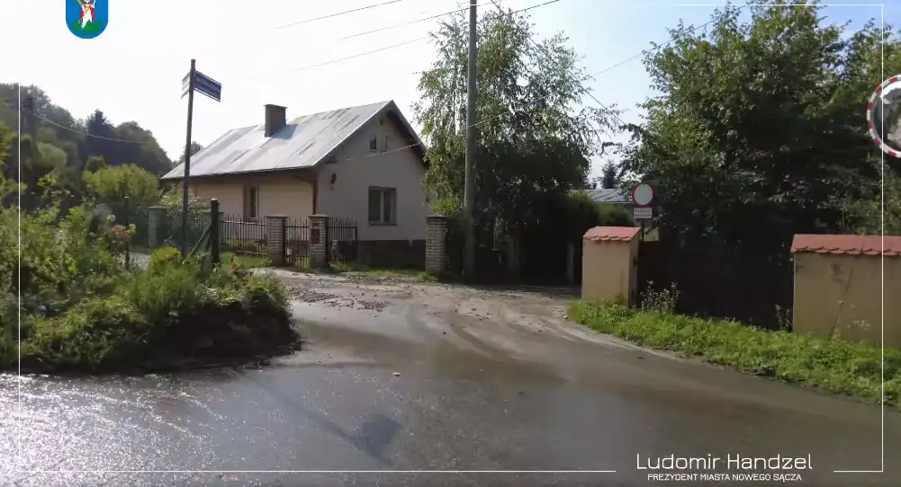 Nocna nawałnica w Nowym Sączu. Trwają prace porządkowe i szacowanie szkód