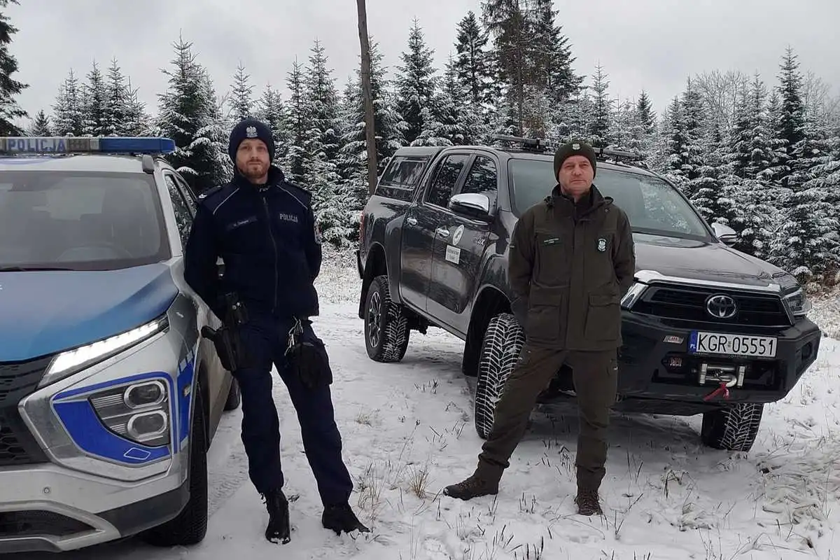 Jesienno-zimowe patrole w lasach gorlickiego. Straż leśna i policja na tropie przestępstw