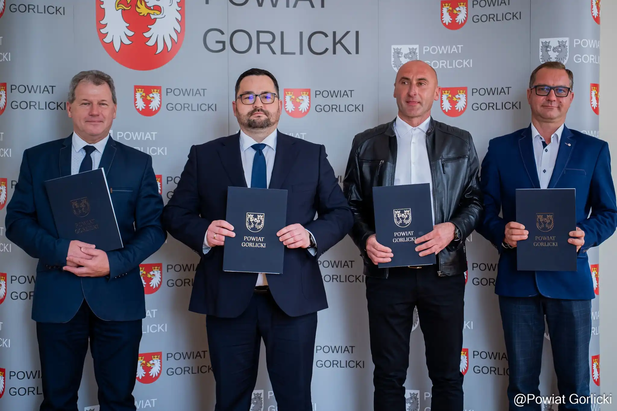 Nowy chodnik i odwodnienie w Staszkówce. Umowa podpisana, ruszają prace