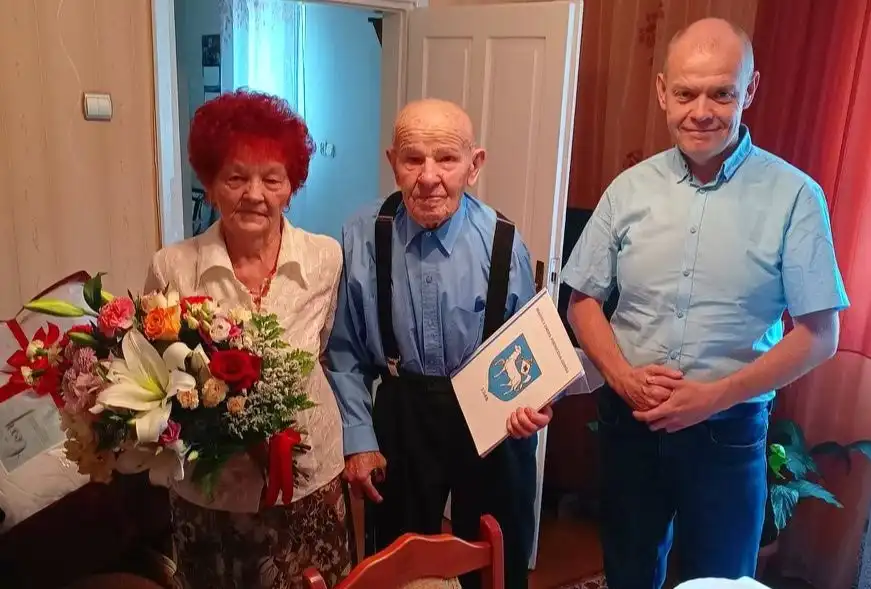 Państwo Zofia i Józef Tokarczykowie obchodzą niezwykły jubileusz. 70 lat razem