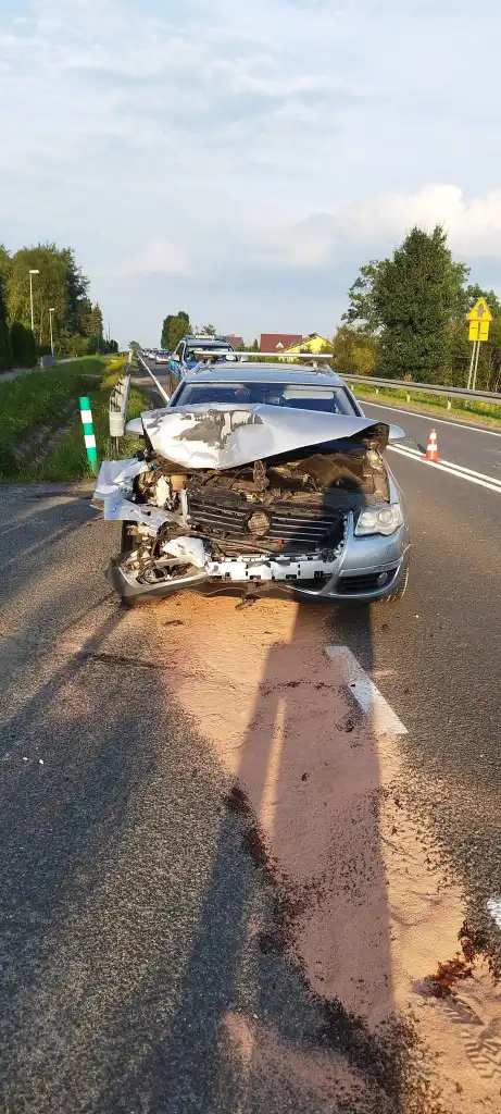 Kolizja na DK28 w Cieniawie. Zderzyły się dwie osobówki