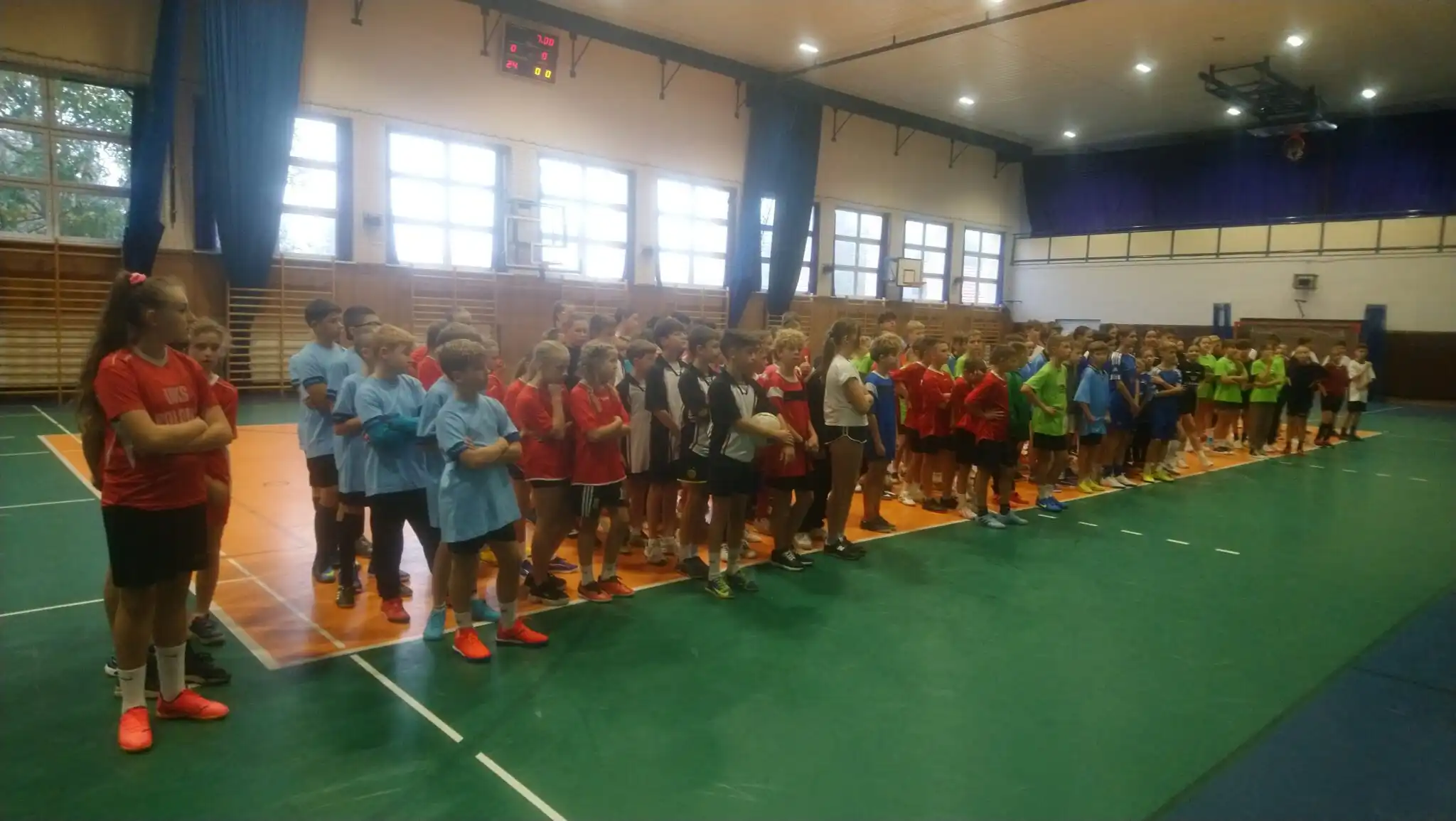 Mistrzostwa Gminy Chełmiec w halowej piłce nożnej. Pasjonujące zmagania młodych sportowców