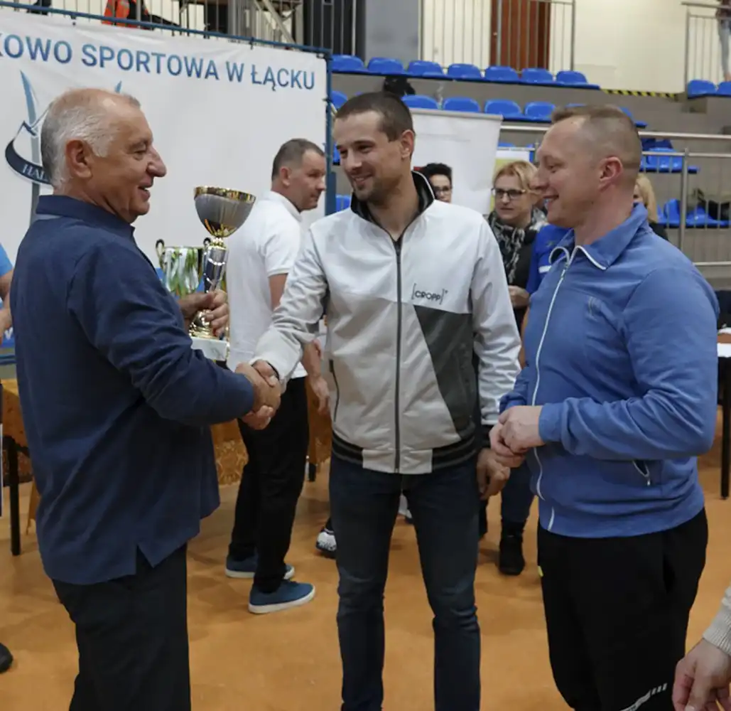 W Łącku rozegrano Powiatowy Halowy Turniej Piłki Nożnej Pracowników Samorządowych i Służb Mundurowych