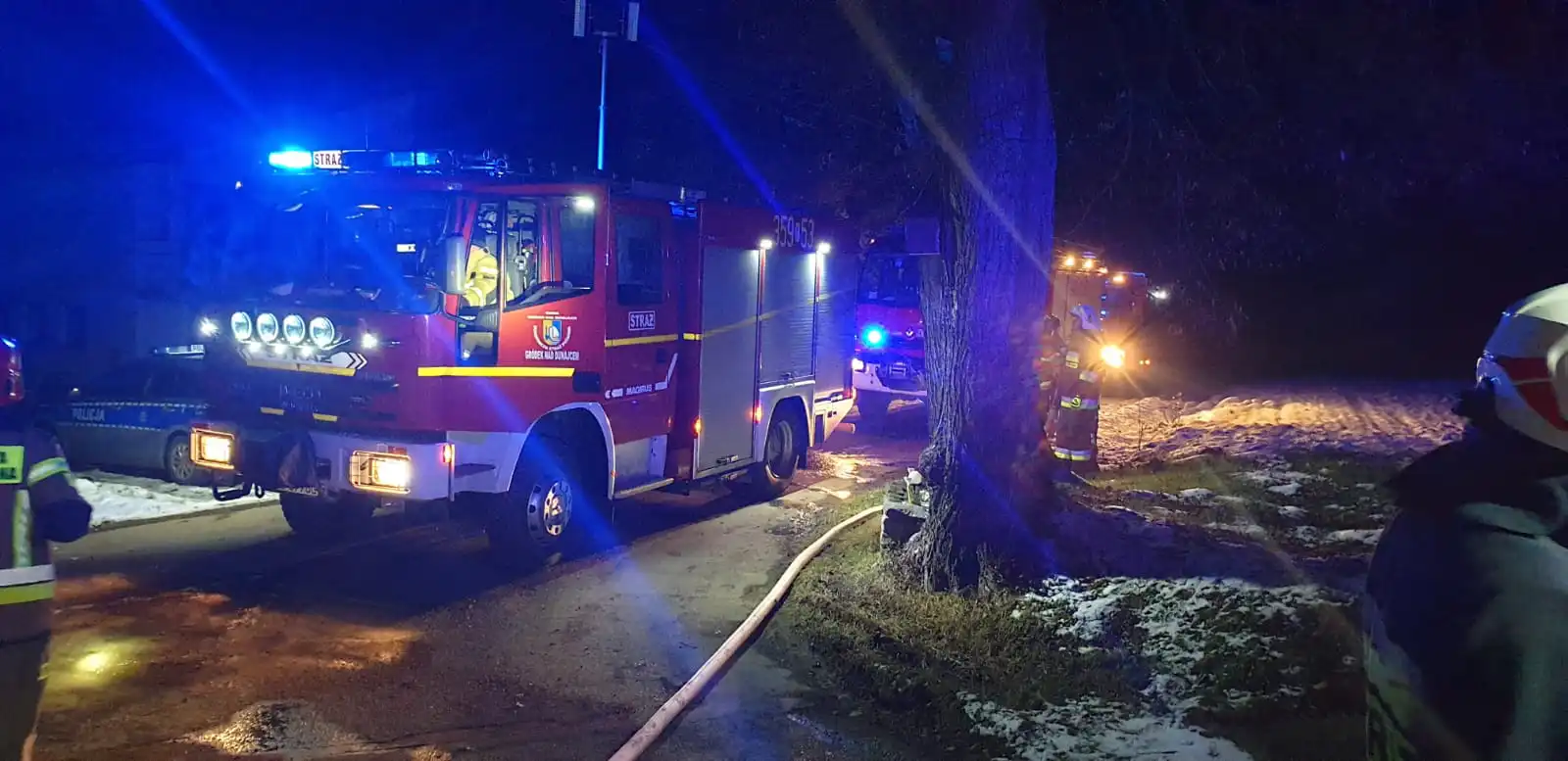 Pożar w budynku gospodarczym w Roztoce-Brzezinach. Płonęło siano