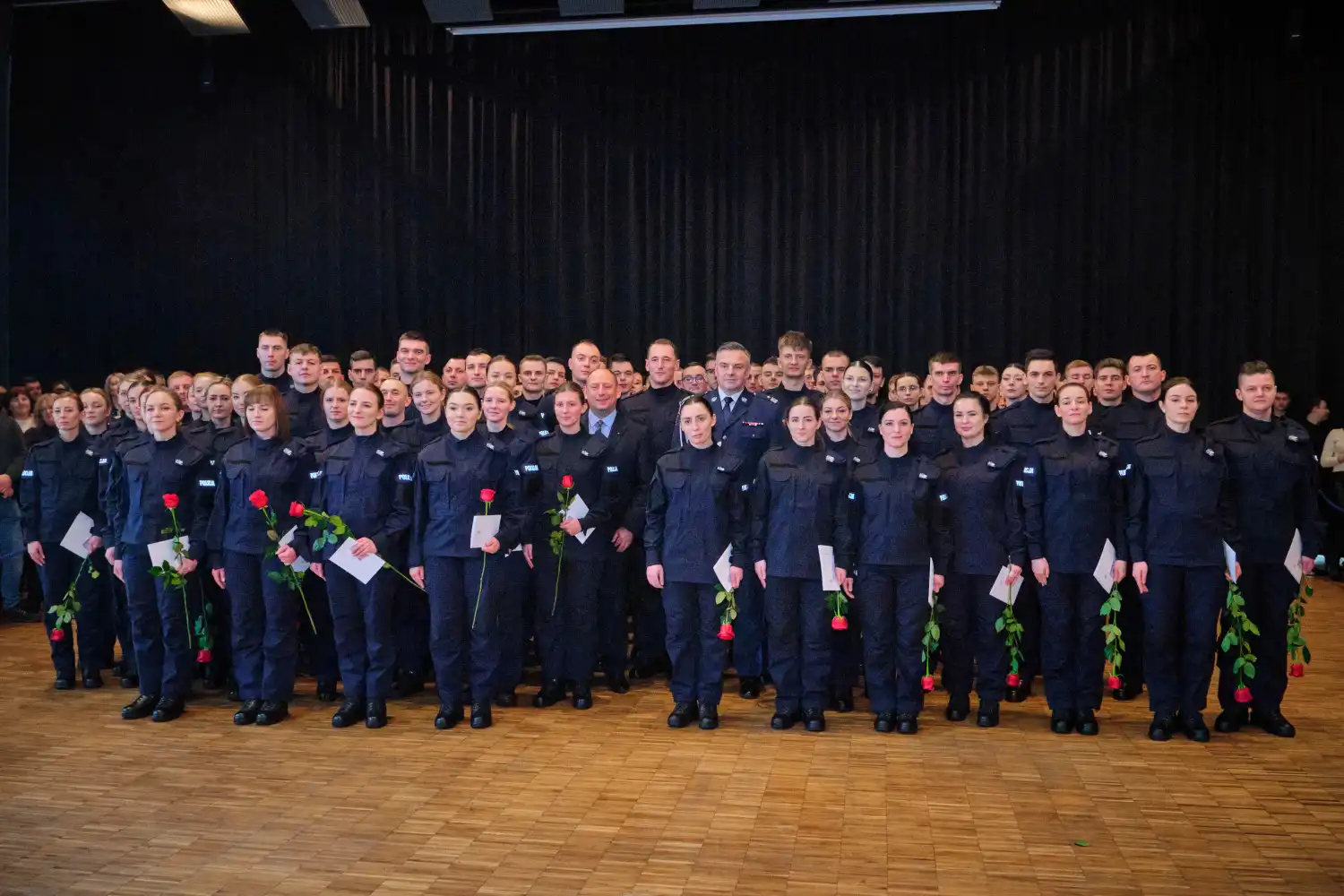 Nowi policjanci w małopolskim garnizonie. Dziewięciu z nich będzie pełniło służbę w Nowym Sączu