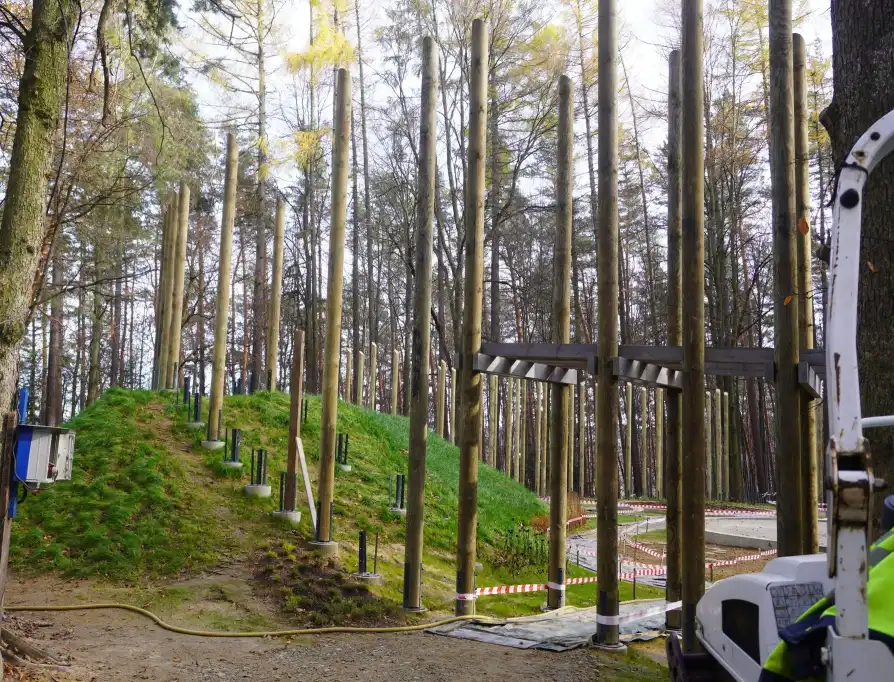 Spacer wśród sfer. Nowa atrakcja Starego Sącza nabiera kształtów