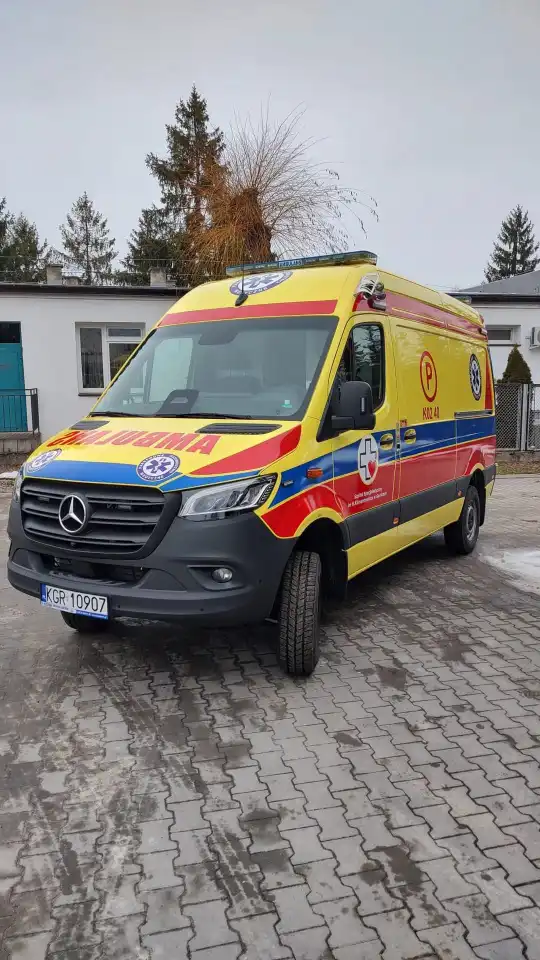 Nowy ambulans w Gorlicach. Nowoczesna pomoc w trudnych warunkach