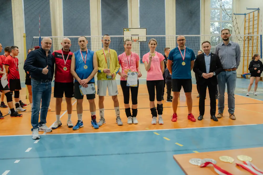 Siatkarskie emocje w Stróżach. No Name sięga po puchar wójta